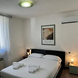 casa-carlotta-1.it-tuscanyhotel.com/